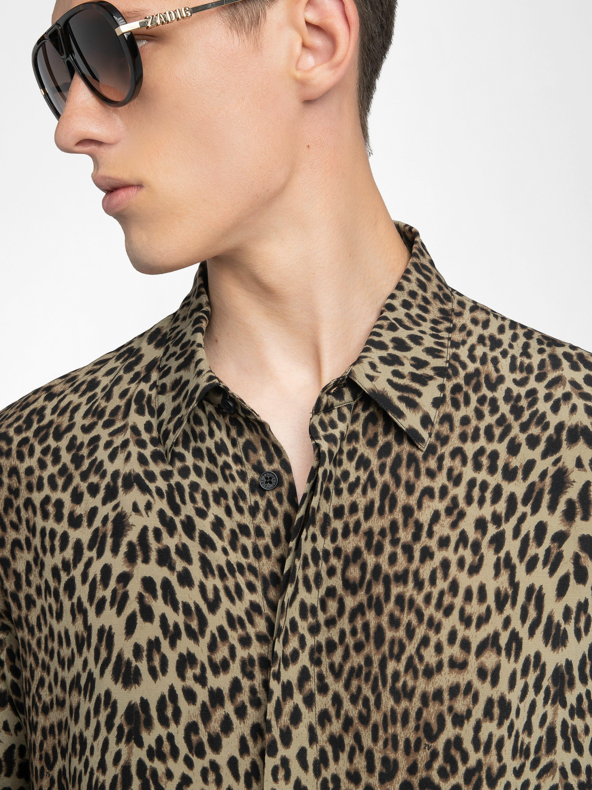 Tyric Shirt - Viscose shirt with leopard print, long sleeves and button fastening.